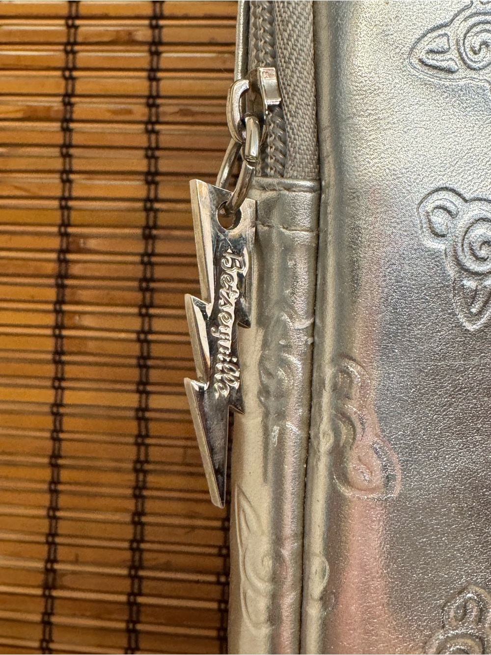 Betseyville Silver Metallic Laptop Bag Embossed Lip and Flaral Pattern - Picture 6 of 7